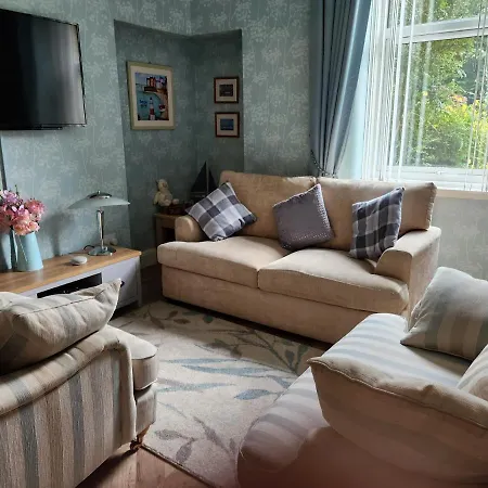 Captivating 2-Bed Ground Floor Apartment In Largs Exterior photo
