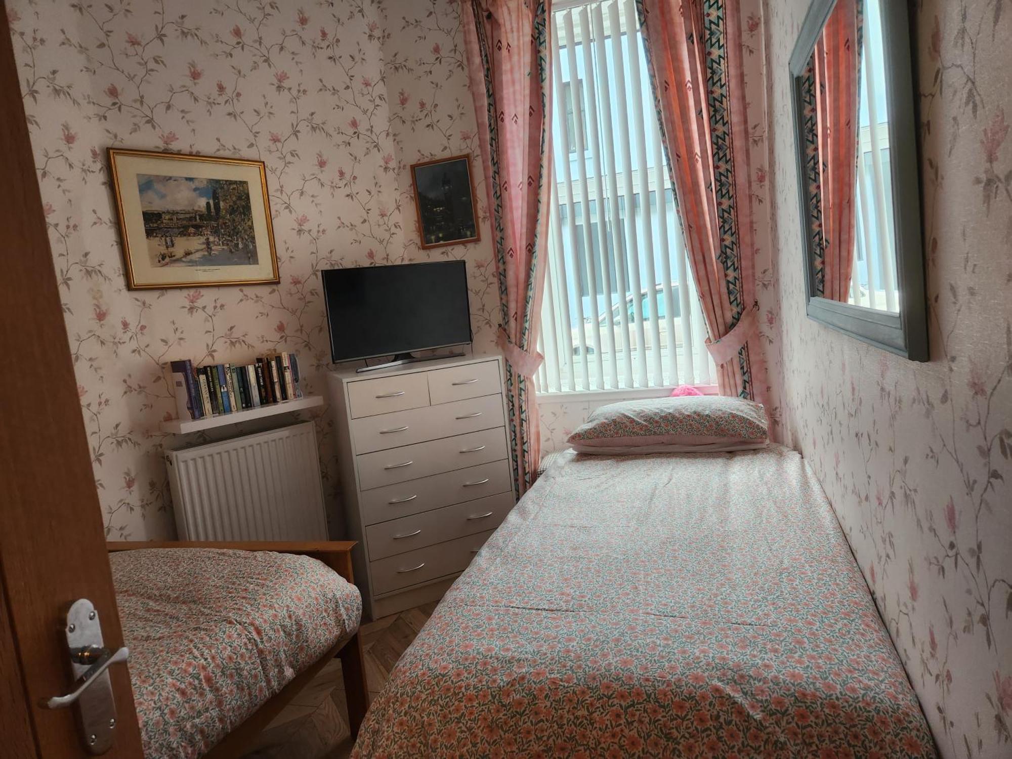 Captivating 2-bed Ground Floor In Apartment