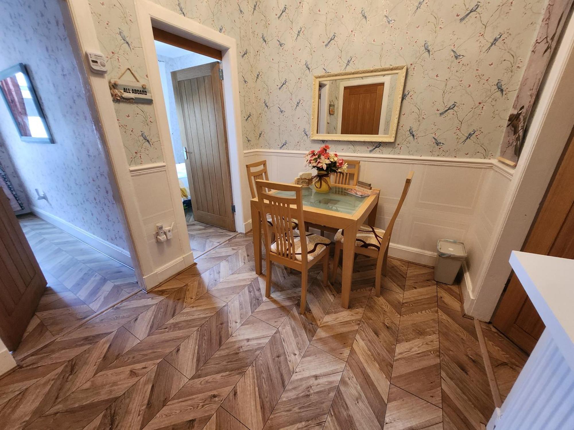 Apartment Captivating 2-bed Ground Floor In Largs